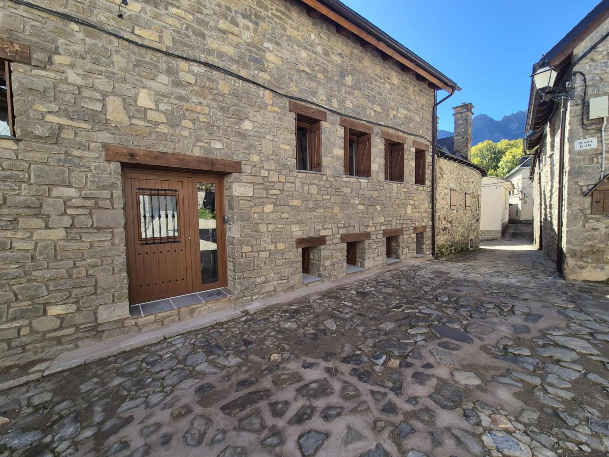 Alojamientos Ruraltena Piedrafita de Jaca Exterior photo